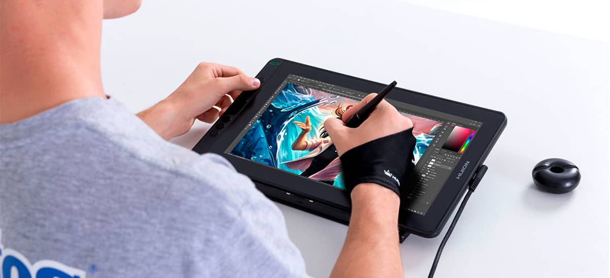 Huion KAMVAS 13 review & comparison in 2024